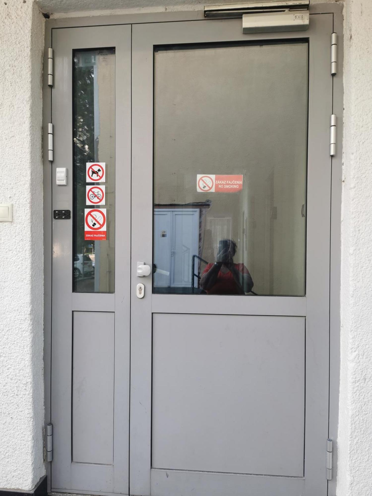Hostel Living Bratislava By The Bus Station Zewnętrze zdjęcie